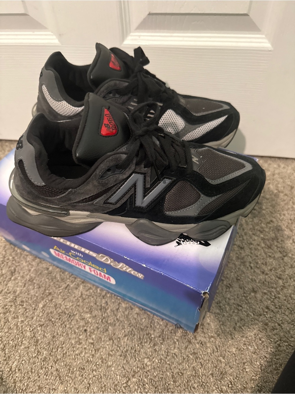 New Balance Men's Black and Gray Athletic Running Shoes